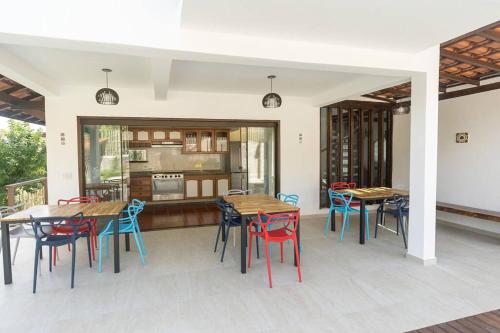 บริการและสิ่งอำนวยความสะดวก, Serendipity praias, cachoeiras, piscinas naturais in บาร์ราเวลยา