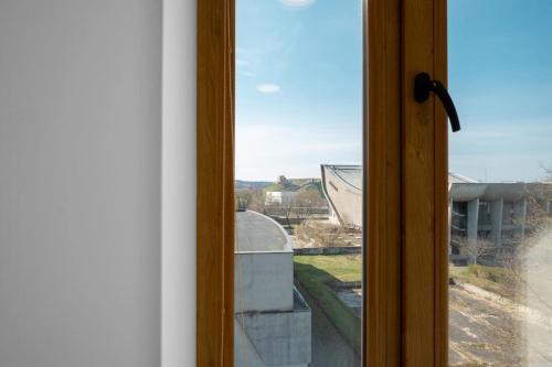Apartment with balcony and castle view by URBAN RENT, Vilnius (fotografie 8)