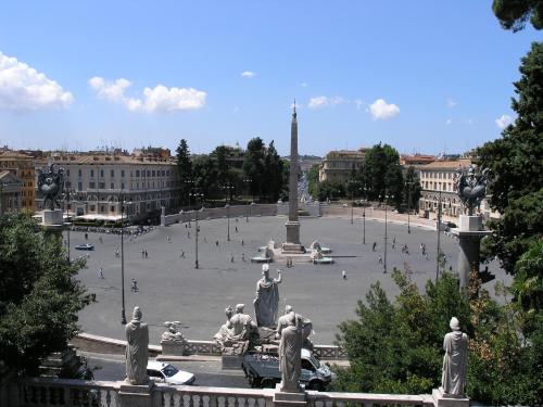 Charming Apartment Piazza del Popolo - image 4