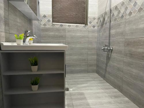 6 Bedroom Villa DHA Lahore - image 12