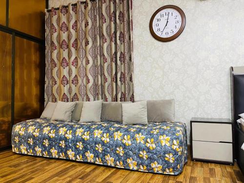 6 Bedroom Villa DHA Lahore - image 9