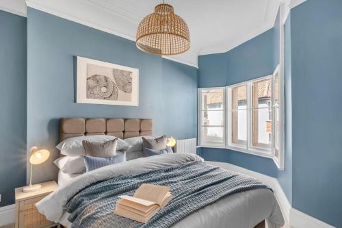 Stylish 2-Bed Apartment in Cromer with Parking