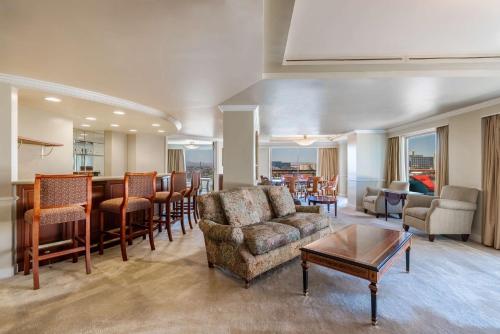 Embassy Suites by Hilton Convention Center Las Vegas - image 13