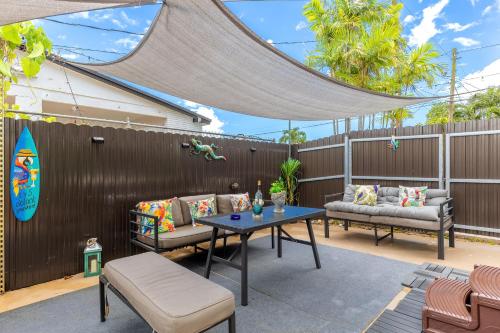 New 2Bedroom 2Bath House with Private Backyard & Jacuzzi in Miami, USA