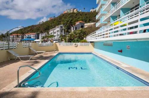 Beautiful Ocean Blue Love oceanfront apartment in Fajardo
