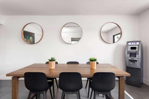 Vestibule, Travelodge by Wyndham Orlando Lake Buena Vista South&nbsp; in Orlando (FL)