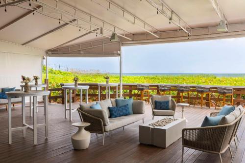 Hilton Singer Island Oceanfront Palm Beaches Resort - image 6