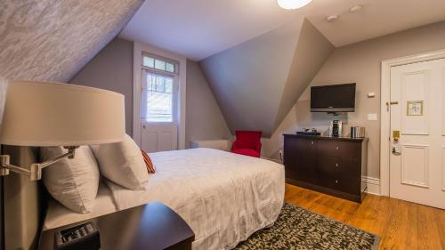 1 queen bed