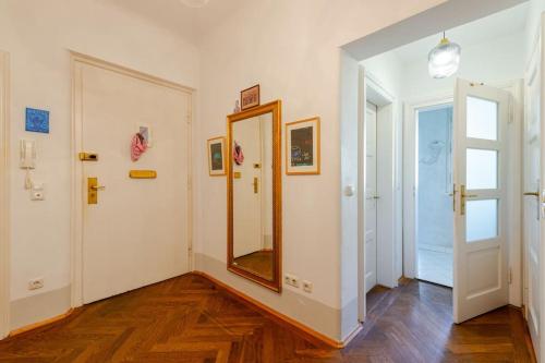 Haus Oktober, Munich (photo 8)