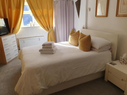 Great for town & beach in Boscombe East