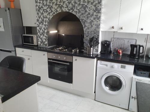 Great for town & beach in Boscombe East