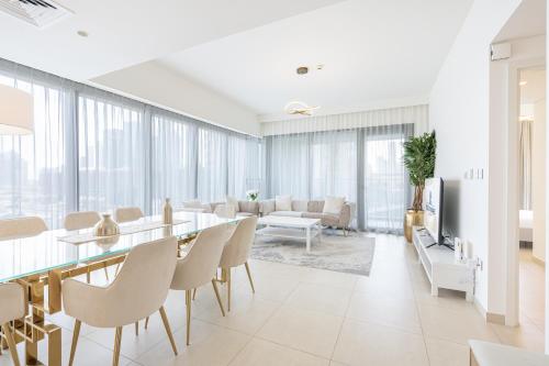 Beautiful Home with Full Burj View in Downtown, Dubai