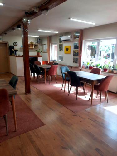 Pensiunea Bendorfeanu - image 8