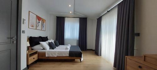 New Flat with Big Living Spaces 5 Near By Lara Beach