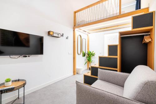 Tiendas 26 in Almeria City Center