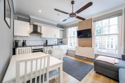 2 Bedroom Flat in Notting Hill, London