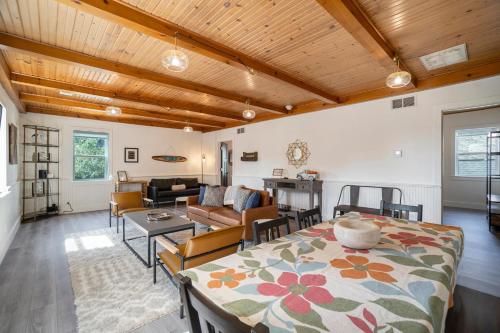 Center Suites in Douglas (MI)