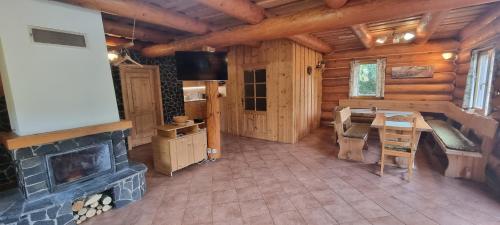 KANADSKY SRUB Stříbrnice (KANADSKY SRUB Stribrnice) in Stříbrnice