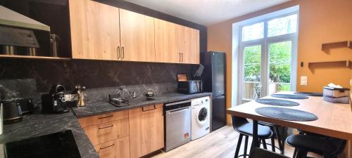 кухня, La maison GUILLAUME in Falaise