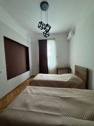 2 twin beds