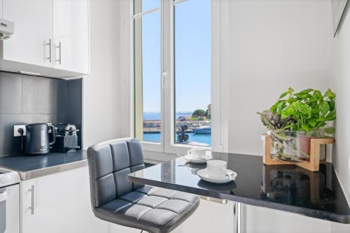Sunlight Properties - Capitaine 54 - 1 Bedroom, stunning holiday rental apartment with balcony and port view, Nice (photo 8)
