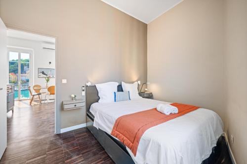 Sunlight Properties - Capitaine 54 - 1 Bedroom, stunning holiday rental apartment with balcony and port view, Nice (photo 10)