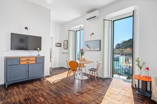 Sunlight Properties - Capitaine 54 - 1 Bedroom, stunning holiday rental apartment with balcony and port view, Nice (photo 2)