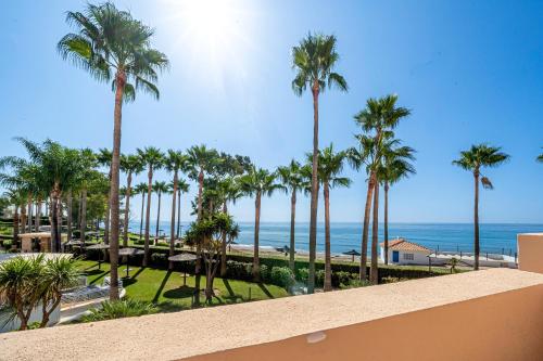 ระเบียง/ชานเรือน, Beautiful Beachfront Apartment in โลส กรานาโดส เดล มาร์