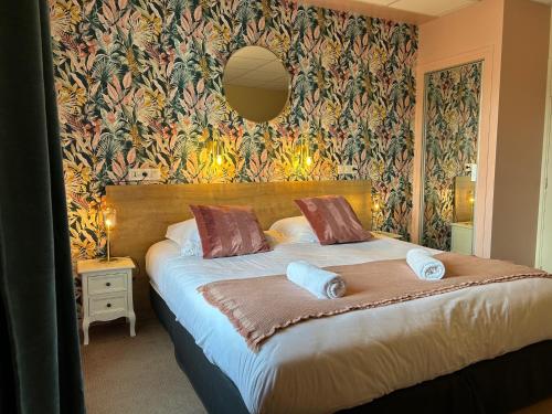 Logis Hôtel de Paris Room Type - Cozy Double or Twin Room