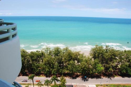 Beach front Apartment with Sea View VIP CONDOCHAIN Beach front Apartment with Sea View VIP CONDOCHAIN