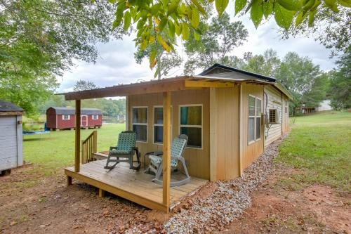 Cottage with Fire Pit and Lake Access in Waterloo! in Waterloo, USA