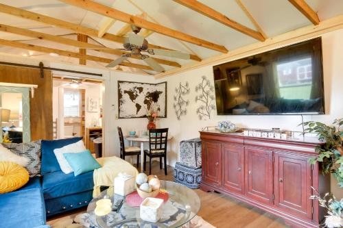 Cottage with Fire Pit and Lake Access in Waterloo! in Waterloo, USA