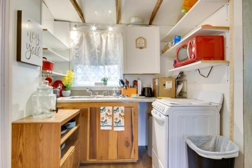 Cottage with Fire Pit and Lake Access in Waterloo! in Waterloo, USA