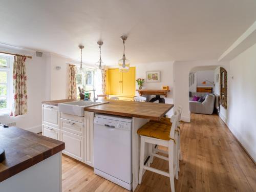 ห้องครัว, Pass the Keys Unicorn Cottage Rural Cotswold Escape in ซัลฟอร์ด