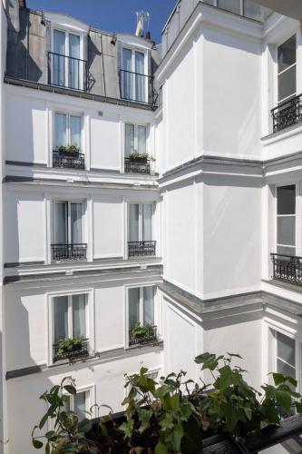 LE CLARK HOTEL - image 8