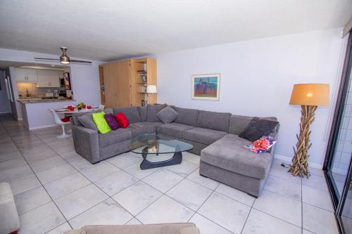 One-Bedroom Apartment with Ocean View image 7