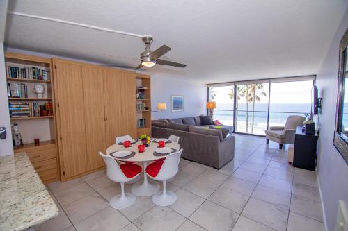 One-Bedroom Apartment with Ocean View image 6