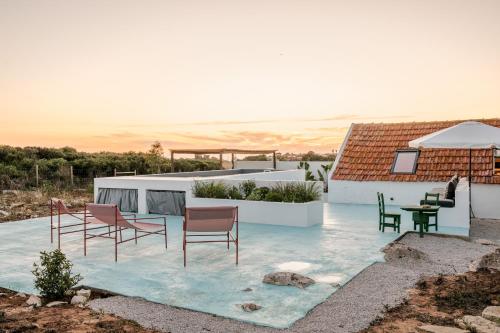 Nature Retreat with Heated Pool Hot Tub BBQ and Amazing Views gîte à louer Serra