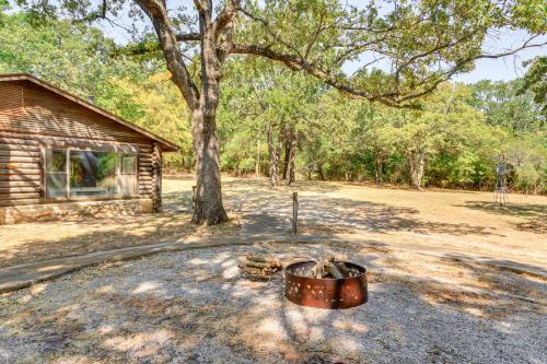 Davis Cabin with Fire Pit Close to Turner Falls! in Davis, USA