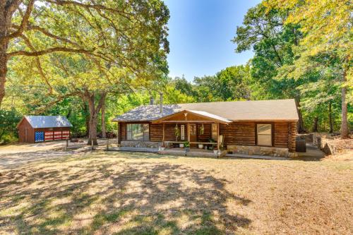 Davis Cabin with Fire Pit Close to Turner Falls! in Davis, USA