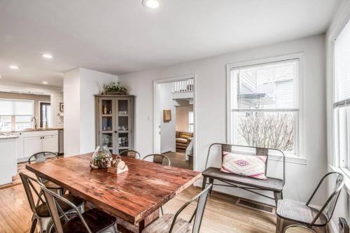 Charming Spacious Home - 10 mins to Downtown! in Nashville, USA