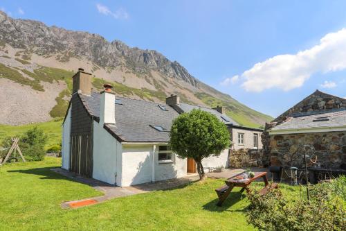 Tan Meredydd - image 13