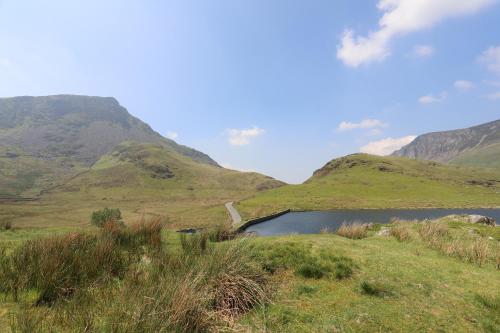 Tan Meredydd - image 8