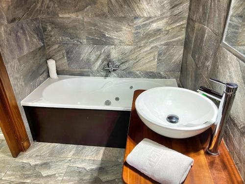 Apartamentos Spa Casco Historico de Isla - image 13