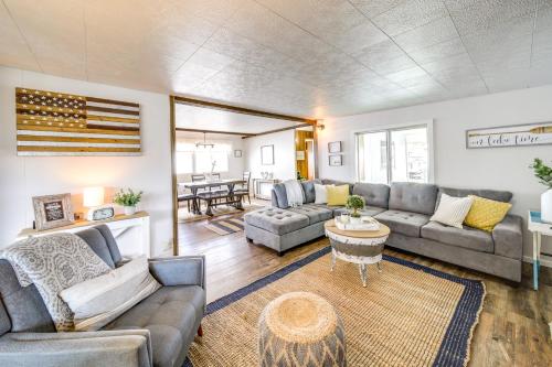 Seven Bays Vacation Rental on Lake Roosevelt! in Davenport (WA)