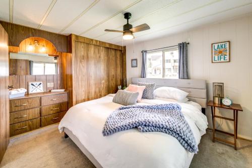 Seven Bays Vacation Rental on Lake Roosevelt! in Davenport (WA)