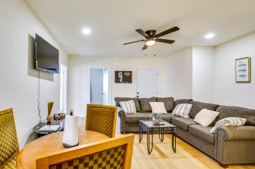 Near Beaches San Diego Apt with Shared Backyard! in San Diego, USA