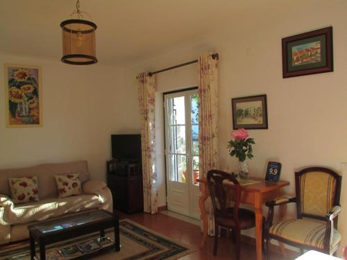  Casa Do Limoeiro, Pension in Óbidos bei A dos Ruivos