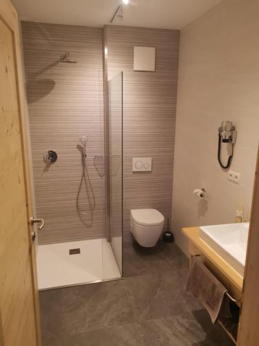 Weinhauerhof Pasching-Klinglhuber in 朗根洛伊斯