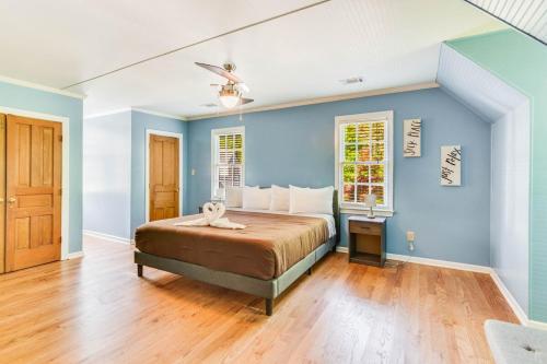 Private Pool Spacious 5BR Family-Friendly Home